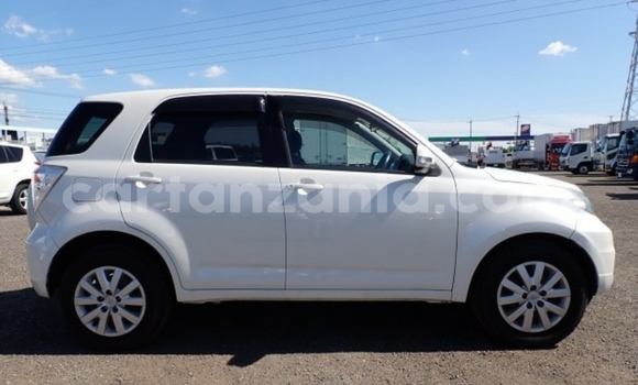 Nunua Imported Toyota Rush Nyeupe Gari ndani ya Dar es Salaam nchini Dar es Salaam Nunua Imported Toyota Rush Nyeupe Gari ndani ya Dar es Salaam nchini Dar es Salaam