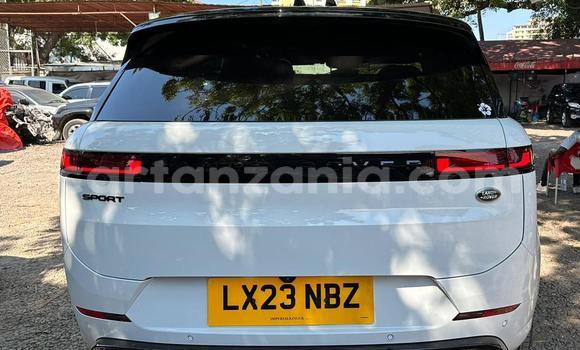 Nunua Imported Land Rover Range Rover Sport Nyeupe Gari ndani ya Dar es Salaam nchini Dar es Salaam Nunua Imported Land Rover Range Rover Sport Nyeupe Gari ndani ya Dar es Salaam nchini Dar es Salaam