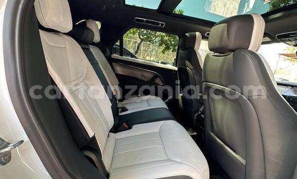 Nunua Imported Land Rover Range Rover Sport Nyeupe Gari ndani ya Dar es Salaam nchini Dar es Salaam Nunua Imported Land Rover Range Rover Sport Nyeupe Gari ndani ya Dar es Salaam nchini Dar es Salaam