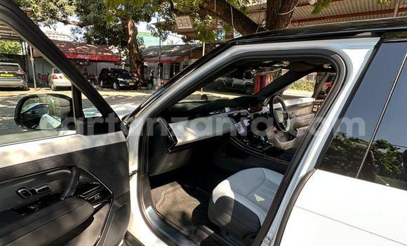 Nunua Imported Land Rover Range Rover Sport Nyeupe Gari ndani ya Dar es Salaam nchini Dar es Salaam Nunua Imported Land Rover Range Rover Sport Nyeupe Gari ndani ya Dar es Salaam nchini Dar es Salaam