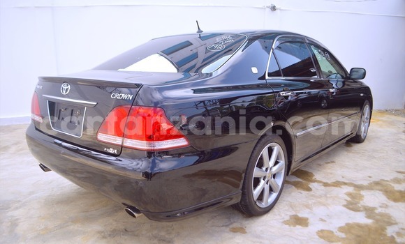 Nunua Imported Toyota Crown Nyeusi Gari ndani ya Mwanza nchini Mwanza Nunua Imported Toyota Crown Nyeusi Gari ndani ya Mwanza nchini Mwanza