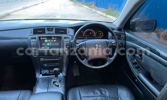 Nunua Ilio tumika Toyota Crown Nyeusi Gari ndani ya Dar es Salaam nchini Dar es Salaam Nunua Ilio tumika Toyota Crown Nyeusi Gari ndani ya Dar es Salaam nchini Dar es Salaam