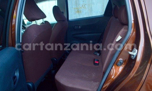 Nunua Ilio tumika Toyota Vitz Brown Gari ndani ya Mwanza nchini Mwanza Nunua Ilio tumika Toyota Vitz Brown Gari ndani ya Mwanza nchini Mwanza