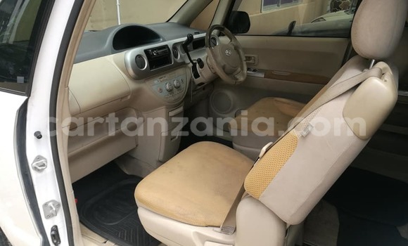 Nunua Ilio tumika Toyota Porte Nyeupe Gari ndani ya Dar es Salaam nchini Dar es Salaam Nunua Ilio tumika Toyota Porte Nyeupe Gari ndani ya Dar es Salaam nchini Dar es Salaam