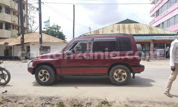 Nunua Ilio tumika Suzuki Escudo Nyekundu Gari ndani ya Dar es Salaam nchini Dar es Salaam Nunua Ilio tumika Suzuki Escudo Nyekundu Gari ndani ya Dar es Salaam nchini Dar es Salaam