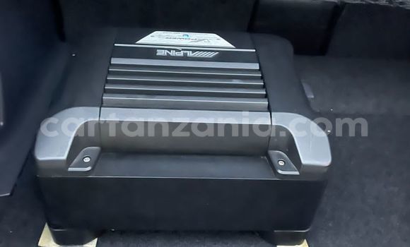 Nunua Imported Toyota RAV4 Nyeusi Gari ndani ya Dar es Salaam nchini Dar es Salaam Nunua Imported Toyota RAV4 Nyeusi Gari ndani ya Dar es Salaam nchini Dar es Salaam