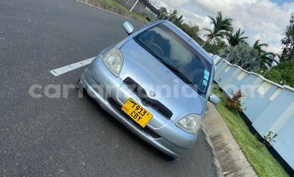 Nunua Ilio tumika Toyota Vitz Fedha Gari ndani ya Dar es Salaam nchini Dar es Salaam