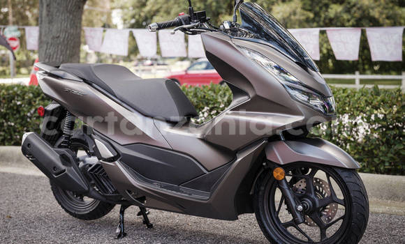 Buy New Honda PCX Silver Bike in Kahama in Shinyanga Buy New Honda PCX Silver Bike in Kahama in Shinyanga