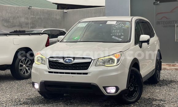 Nunua Imported Subaru Forester Nyeusi Gari ndani ya Dar es Salaam nchini Dar es Salaam