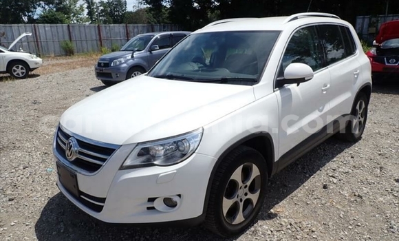 Nunua Imported Volkswagen Tiguan Nyeupe Gari ndani ya Dar es Salaam nchini Dar es Salaam Nunua Imported Volkswagen Tiguan Nyeupe Gari ndani ya Dar es Salaam nchini Dar es Salaam
