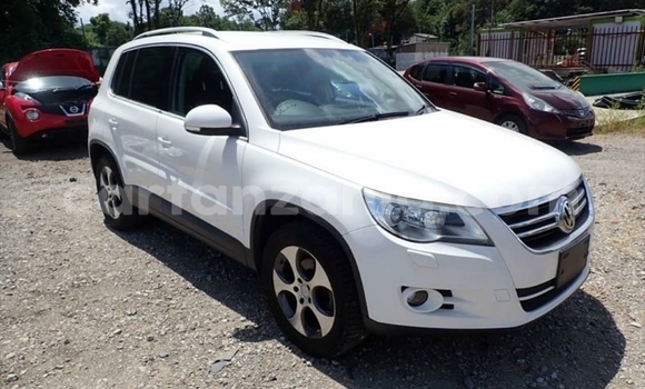 Nunua Imported Volkswagen Tiguan Nyeupe Gari ndani ya Dar es Salaam nchini Dar es Salaam Nunua Imported Volkswagen Tiguan Nyeupe Gari ndani ya Dar es Salaam nchini Dar es Salaam