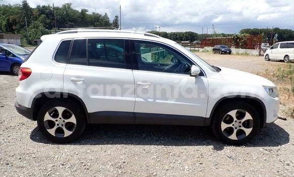 Nunua Imported Volkswagen Tiguan Nyeupe Gari ndani ya Dar es Salaam nchini Dar es Salaam Nunua Imported Volkswagen Tiguan Nyeupe Gari ndani ya Dar es Salaam nchini Dar es Salaam
