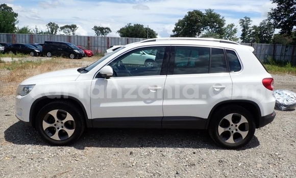 Nunua Imported Volkswagen Tiguan Nyeupe Gari ndani ya Dar es Salaam nchini Dar es Salaam Nunua Imported Volkswagen Tiguan Nyeupe Gari ndani ya Dar es Salaam nchini Dar es Salaam