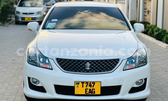 Nunua Ilio tumika Toyota Crown Nyeupe Gari ndani ya Dar es Salaam nchini Dar es Salaam Nunua Ilio tumika Toyota Crown Nyeupe Gari ndani ya Dar es Salaam nchini Dar es Salaam