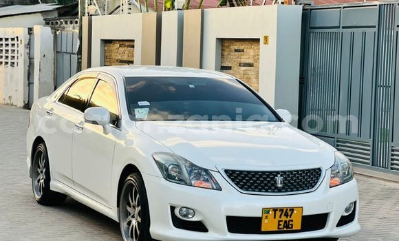 Nunua Ilio tumika Toyota Crown Nyeupe Gari ndani ya Dar es Salaam nchini Dar es Salaam Nunua Ilio tumika Toyota Crown Nyeupe Gari ndani ya Dar es Salaam nchini Dar es Salaam