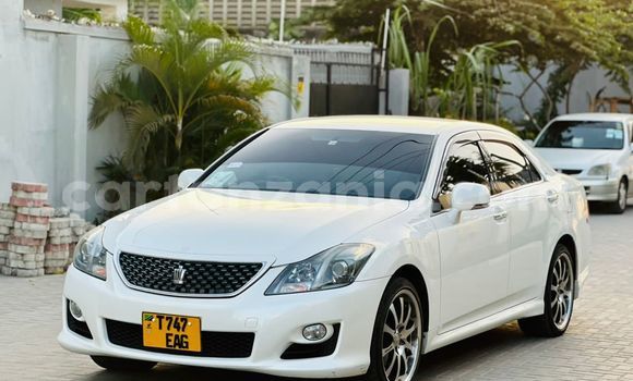 Nunua Ilio tumika Toyota Crown Nyeupe Gari ndani ya Dar es Salaam nchini Dar es Salaam Nunua Ilio tumika Toyota Crown Nyeupe Gari ndani ya Dar es Salaam nchini Dar es Salaam