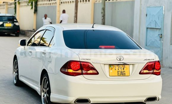 Nunua Ilio tumika Toyota Crown Nyeupe Gari ndani ya Dar es Salaam nchini Dar es Salaam Nunua Ilio tumika Toyota Crown Nyeupe Gari ndani ya Dar es Salaam nchini Dar es Salaam