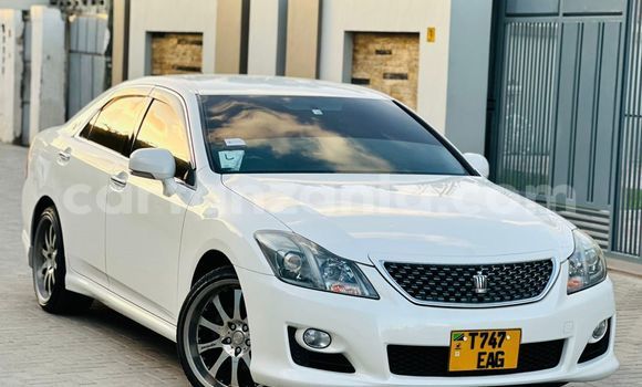 Nunua Ilio tumika Toyota Crown Nyeupe Gari ndani ya Dar es Salaam nchini Dar es Salaam Nunua Ilio tumika Toyota Crown Nyeupe Gari ndani ya Dar es Salaam nchini Dar es Salaam