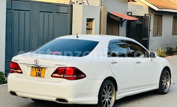 Nunua Ilio tumika Toyota Crown Nyeupe Gari ndani ya Dar es Salaam nchini Dar es Salaam Nunua Ilio tumika Toyota Crown Nyeupe Gari ndani ya Dar es Salaam nchini Dar es Salaam