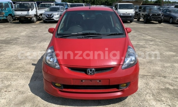 Nunua Imported Honda FIT Nyekundu Gari ndani ya Dar es Salaam nchini Dar es Salaam
