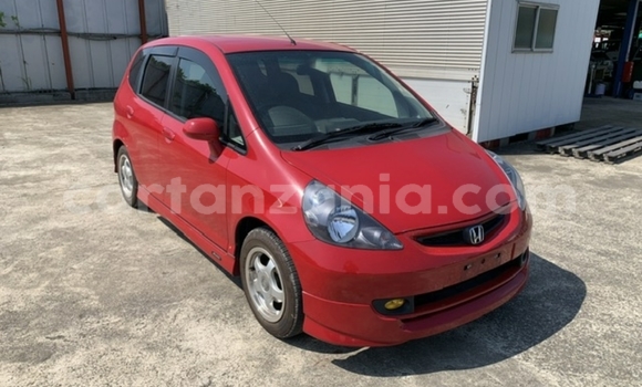 Nunua Imported Honda FIT Nyekundu Gari ndani ya Dar es Salaam nchini Dar es Salaam Nunua Imported Honda FIT Nyekundu Gari ndani ya Dar es Salaam nchini Dar es Salaam