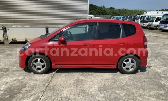 Nunua Imported Honda FIT Nyekundu Gari ndani ya Dar es Salaam nchini Dar es Salaam Nunua Imported Honda FIT Nyekundu Gari ndani ya Dar es Salaam nchini Dar es Salaam