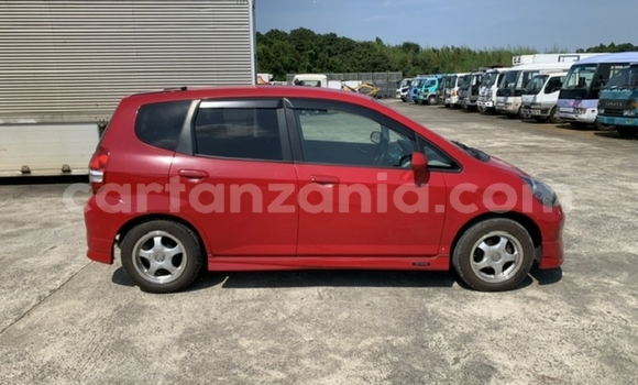Nunua Imported Honda FIT Nyekundu Gari ndani ya Dar es Salaam nchini Dar es Salaam Nunua Imported Honda FIT Nyekundu Gari ndani ya Dar es Salaam nchini Dar es Salaam