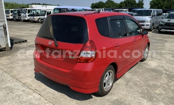 Nunua Imported Honda FIT Nyekundu Gari ndani ya Dar es Salaam nchini Dar es Salaam Nunua Imported Honda FIT Nyekundu Gari ndani ya Dar es Salaam nchini Dar es Salaam