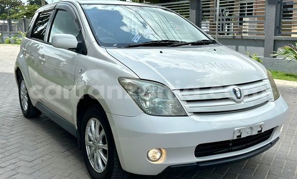 Buy Import Toyota IST White Car in Dar es Salaam in Dar es Salaam