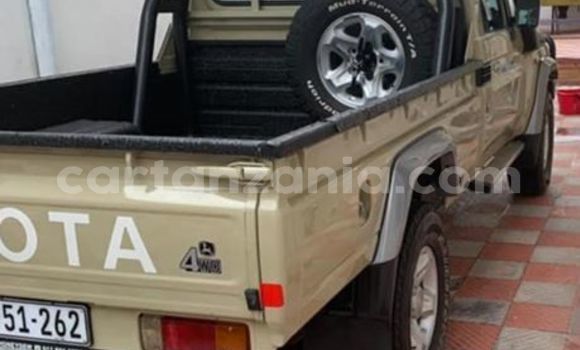 Buy Used Toyota Land Cruiser Beige Car in Dar es Salaam in Dar es Salaam Buy Used Toyota Land Cruiser Beige Car in Dar es Salaam in Dar es Salaam