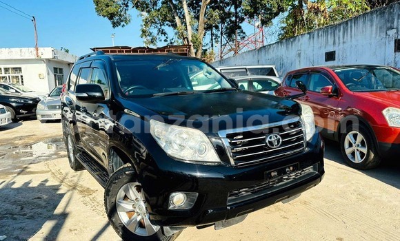 Nunua Mpya Toyota Land Cruiser Prado Nyeusi Gari ndani ya Dar es Salaam nchini Dar es Salaam