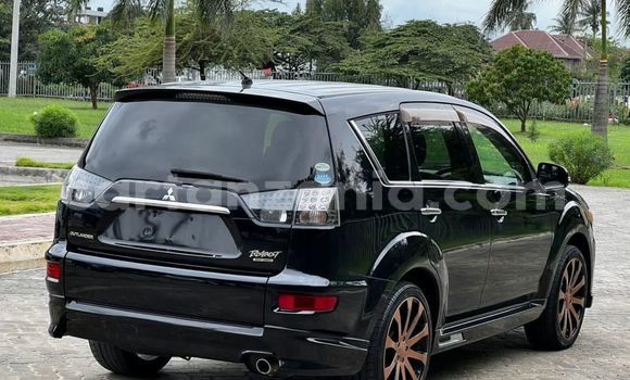 Nunua Imported Mitsubishi Outlander Nyeupe Gari ndani ya Dar es Salaam nchini Dar es Salaam Nunua Imported Mitsubishi Outlander Nyeupe Gari ndani ya Dar es Salaam nchini Dar es Salaam