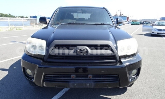 Nunua Imported Toyota Hilux Surf Nyeusi Gari ndani ya Dar es Salaam nchini Dar es Salaam