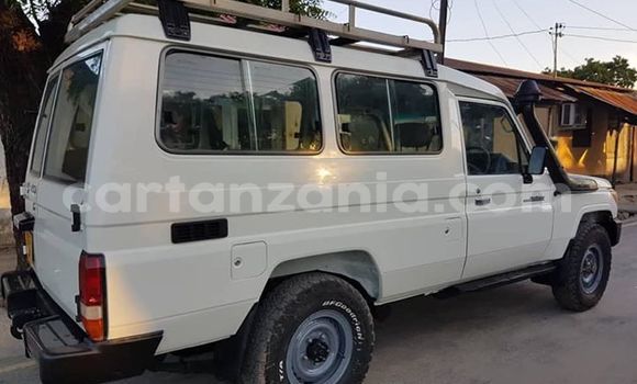 Buy Used Toyota Land Cruiser White Car in Dar es Salaam in Dar es Salaam Buy Used Toyota Land Cruiser White Car in Dar es Salaam in Dar es Salaam