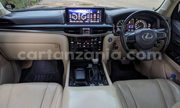 Nunua Imported Lexus LX 570 Nyeusi Gari ndani ya Dar es Salaam nchini Dar es Salaam Nunua Imported Lexus LX 570 Nyeusi Gari ndani ya Dar es Salaam nchini Dar es Salaam