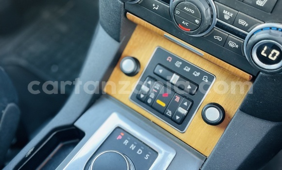 Nunua Imported Land Rover Discovery Nyeusi Gari ndani ya Dar es Salaam nchini Dar es Salaam Nunua Imported Land Rover Discovery Nyeusi Gari ndani ya Dar es Salaam nchini Dar es Salaam