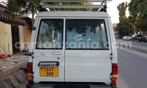 Buy Used Toyota Land Cruiser White Car in Dar es Salaam in Dar es Salaam Buy Used Toyota Land Cruiser White Car in Dar es Salaam in Dar es Salaam