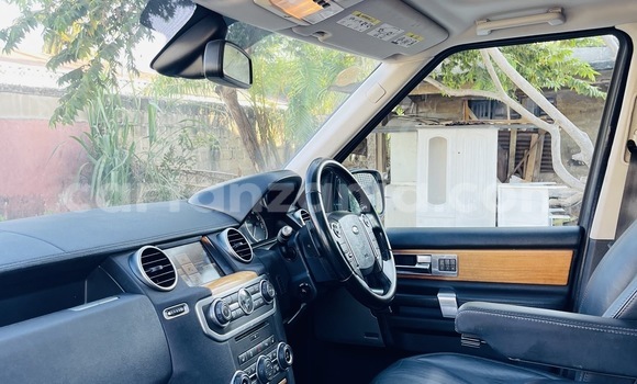 Nunua Imported Land Rover Discovery Nyeusi Gari ndani ya Dar es Salaam nchini Dar es Salaam Nunua Imported Land Rover Discovery Nyeusi Gari ndani ya Dar es Salaam nchini Dar es Salaam