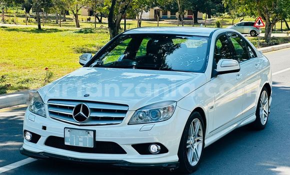 Nunua Imported Mercedes‒Benz C–Class Nyeupe Gari ndani ya Dar es Salaam nchini Dar es Salaam Nunua Imported Mercedes‒Benz C–Class Nyeupe Gari ndani ya Dar es Salaam nchini Dar es Salaam