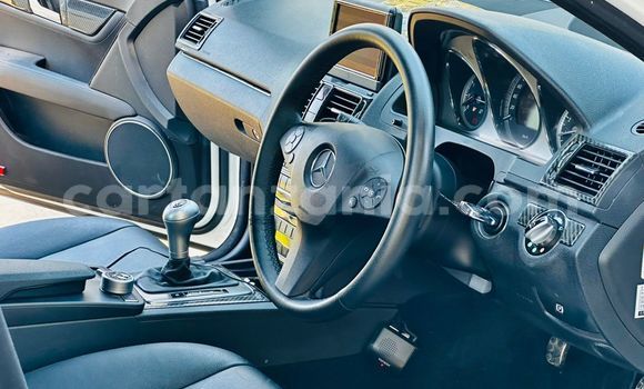 Nunua Imported Mercedes‒Benz C–Class Nyeupe Gari ndani ya Dar es Salaam nchini Dar es Salaam Nunua Imported Mercedes‒Benz C–Class Nyeupe Gari ndani ya Dar es Salaam nchini Dar es Salaam