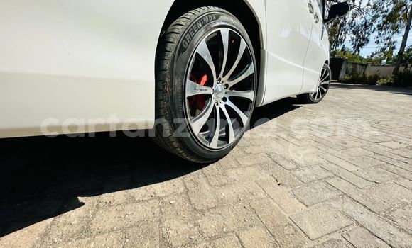 Buy Used Toyota Alphard White Car in Dar es Salaam in Dar es Salaam Buy Used Toyota Alphard White Car in Dar es Salaam in Dar es Salaam