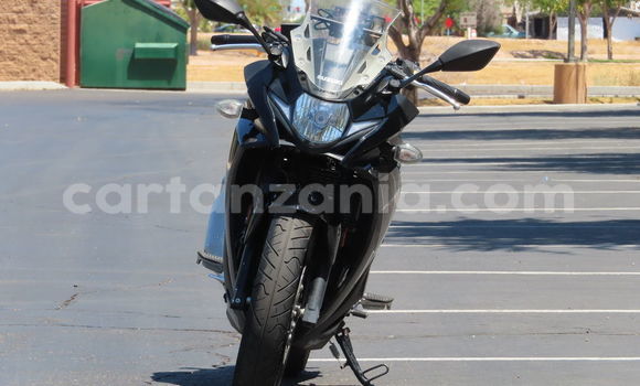 Buy Used Suzuki GSX Black Bike in Chato in Geita Buy Used Suzuki GSX Black Bike in Chato in Geita