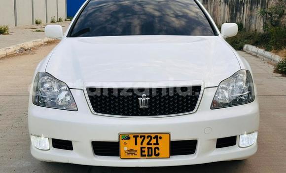 Buy Used Toyota Crown White Car in Dar es Salaam in Dar es Salaam Buy Used Toyota Crown White Car in Dar es Salaam in Dar es Salaam