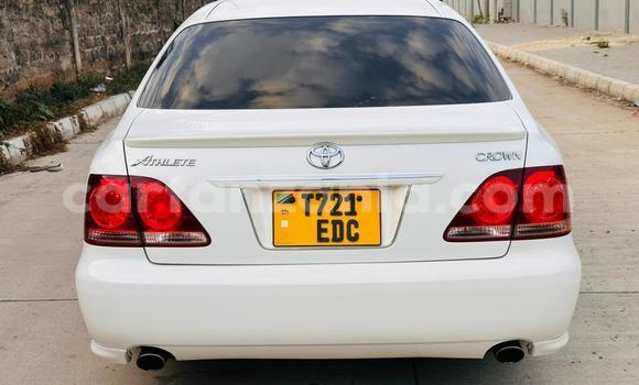 Buy Used Toyota Crown White Car in Dar es Salaam in Dar es Salaam Buy Used Toyota Crown White Car in Dar es Salaam in Dar es Salaam