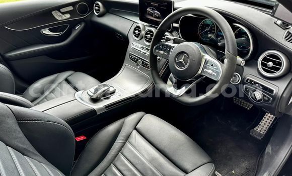 Nunua Imported Mercedes‒Benz C–Class Nyeusi Gari ndani ya Dar es Salaam nchini Dar es Salaam Nunua Imported Mercedes‒Benz C–Class Nyeusi Gari ndani ya Dar es Salaam nchini Dar es Salaam