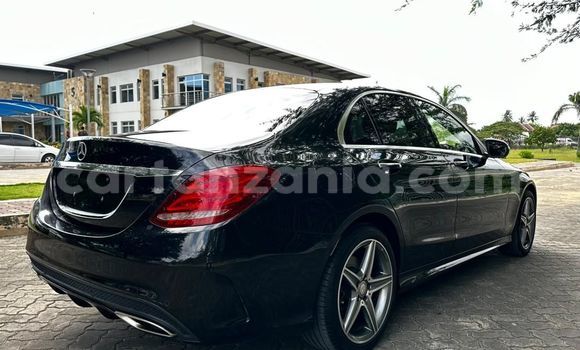 Nunua Imported Mercedes‒Benz C–Class Nyeusi Gari ndani ya Dar es Salaam nchini Dar es Salaam Nunua Imported Mercedes‒Benz C–Class Nyeusi Gari ndani ya Dar es Salaam nchini Dar es Salaam