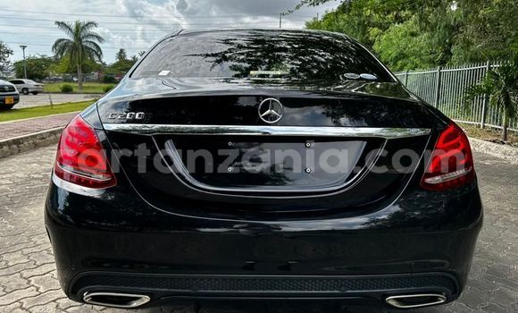 Nunua Imported Mercedes‒Benz C–Class Nyeusi Gari ndani ya Dar es Salaam nchini Dar es Salaam Nunua Imported Mercedes‒Benz C–Class Nyeusi Gari ndani ya Dar es Salaam nchini Dar es Salaam
