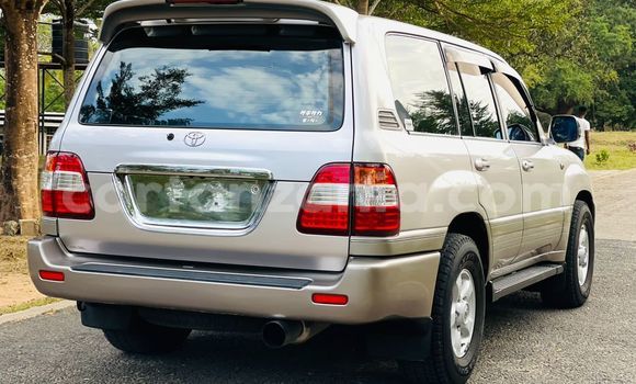 Nunua Imported Toyota Land Cruiser Fedha Gari ndani ya Dar es Salaam nchini Dar es Salaam Nunua Imported Toyota Land Cruiser Fedha Gari ndani ya Dar es Salaam nchini Dar es Salaam