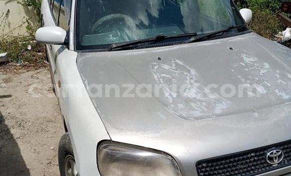 Buy Used Toyota RAV4 White Car in Dodoma in Dodoma