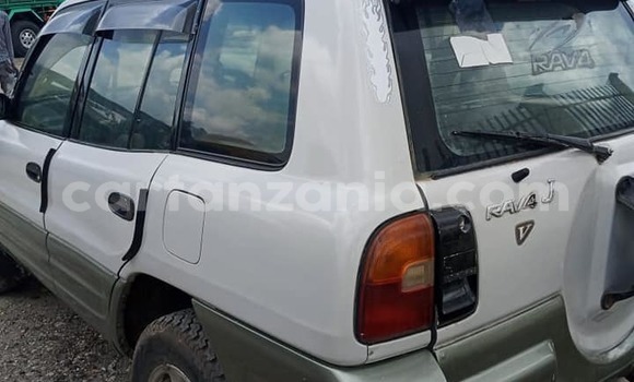 Buy Used Toyota RAV4 White Car in Dodoma in Dodoma Buy Used Toyota RAV4 White Car in Dodoma in Dodoma